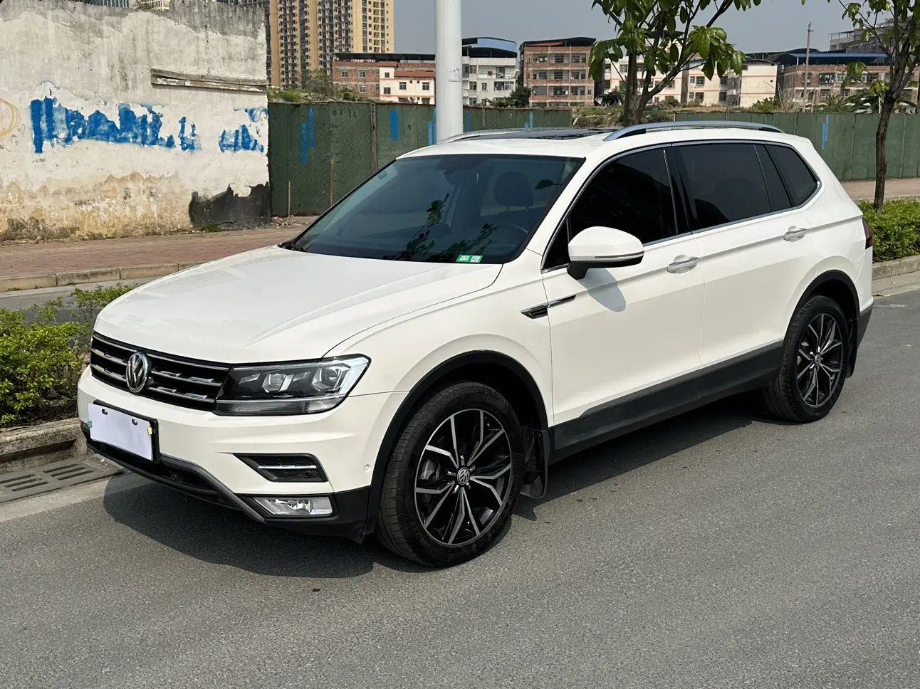 Volkswagen Tiguan L