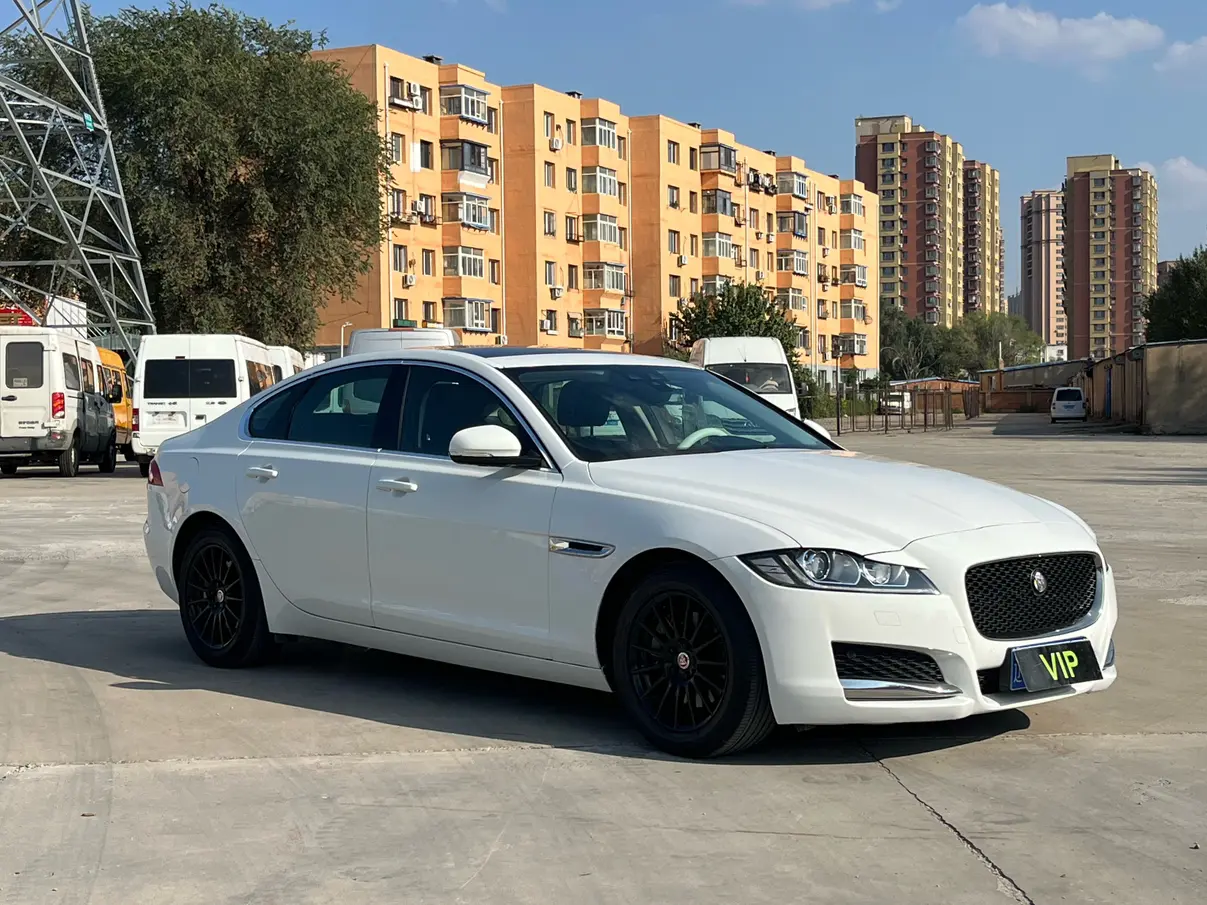 Jaguar XF