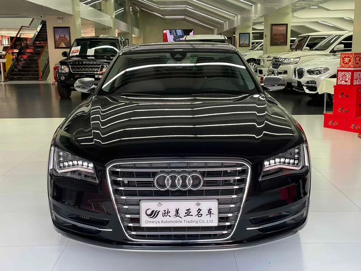 Audi S8  из Китая