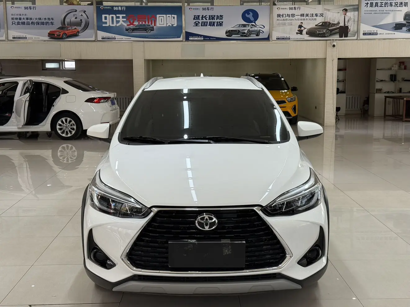 Toyota YARiS L to dazzle