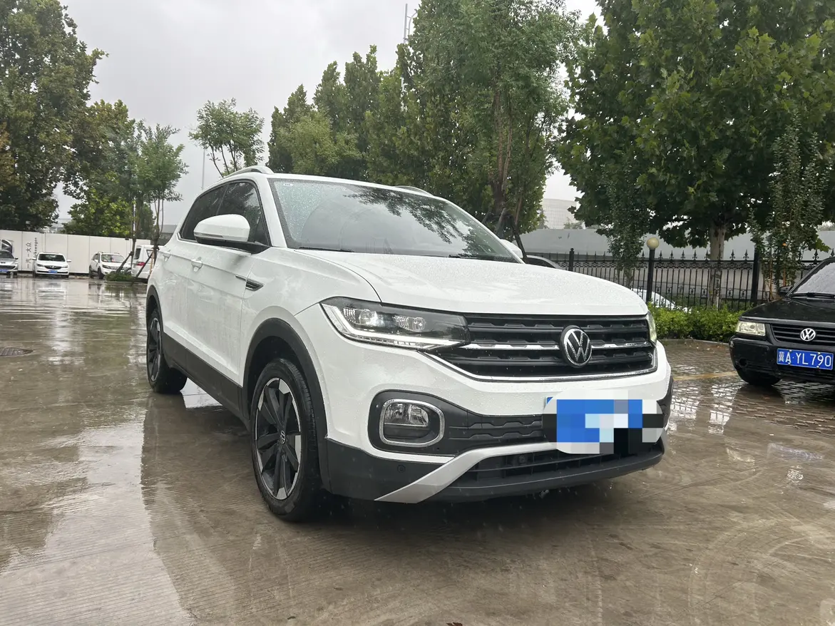 Volkswagen Explore the shadows