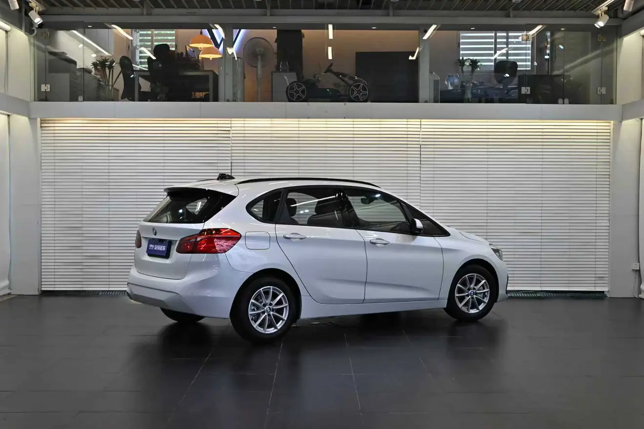 BMW 2 series station wagon