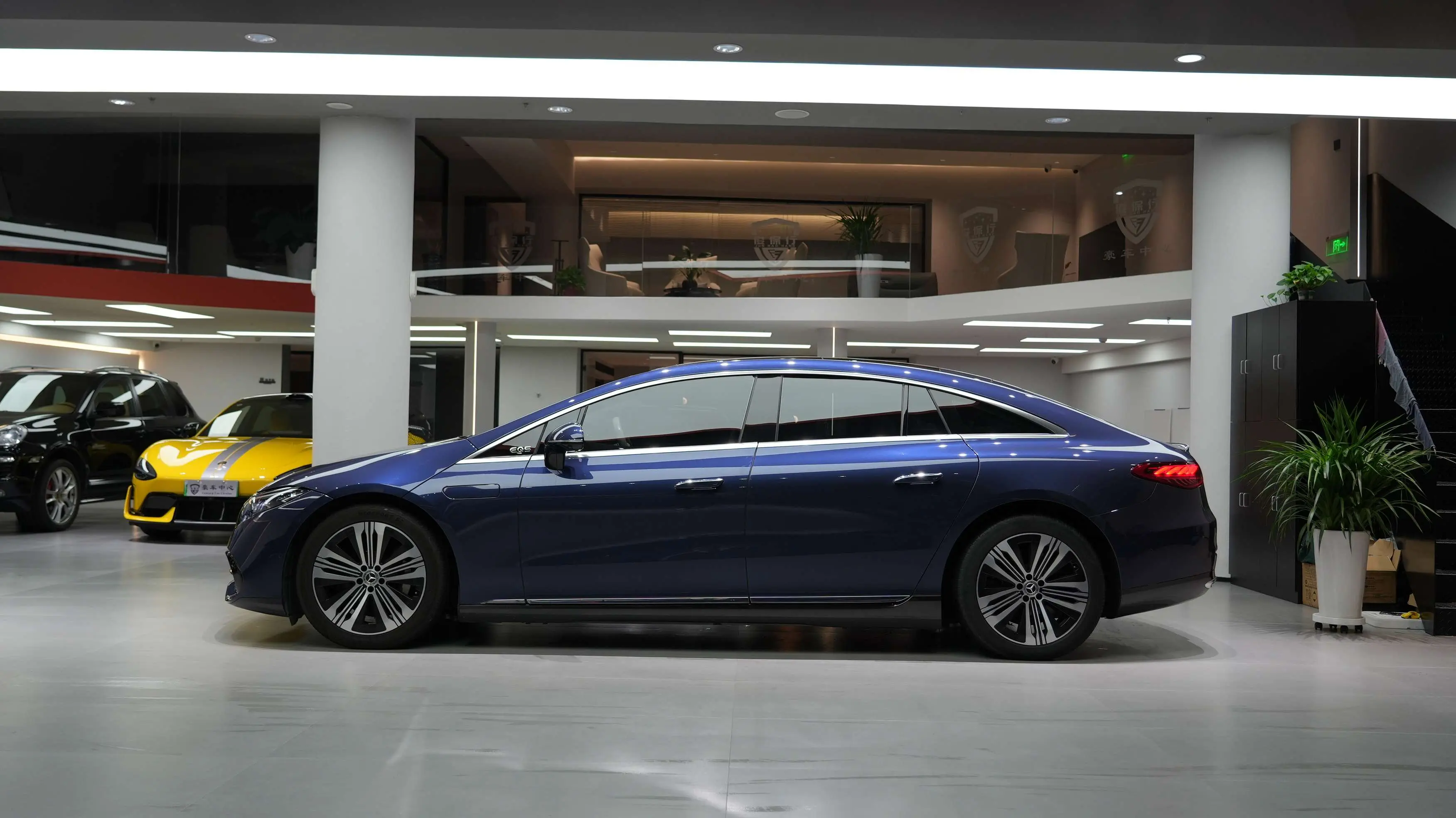 Mercedes-Benz EQS