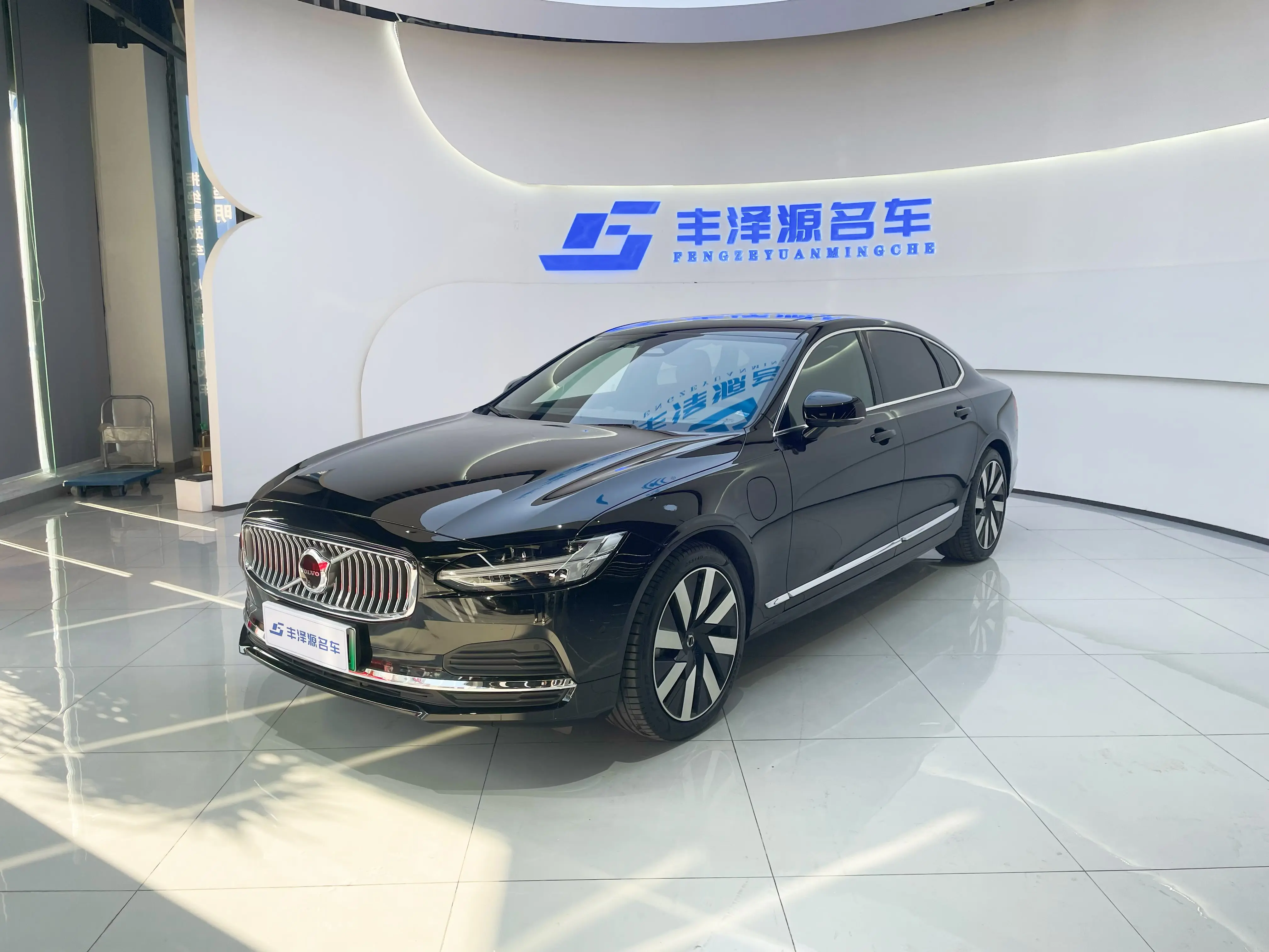 Volvo S90 PHEV