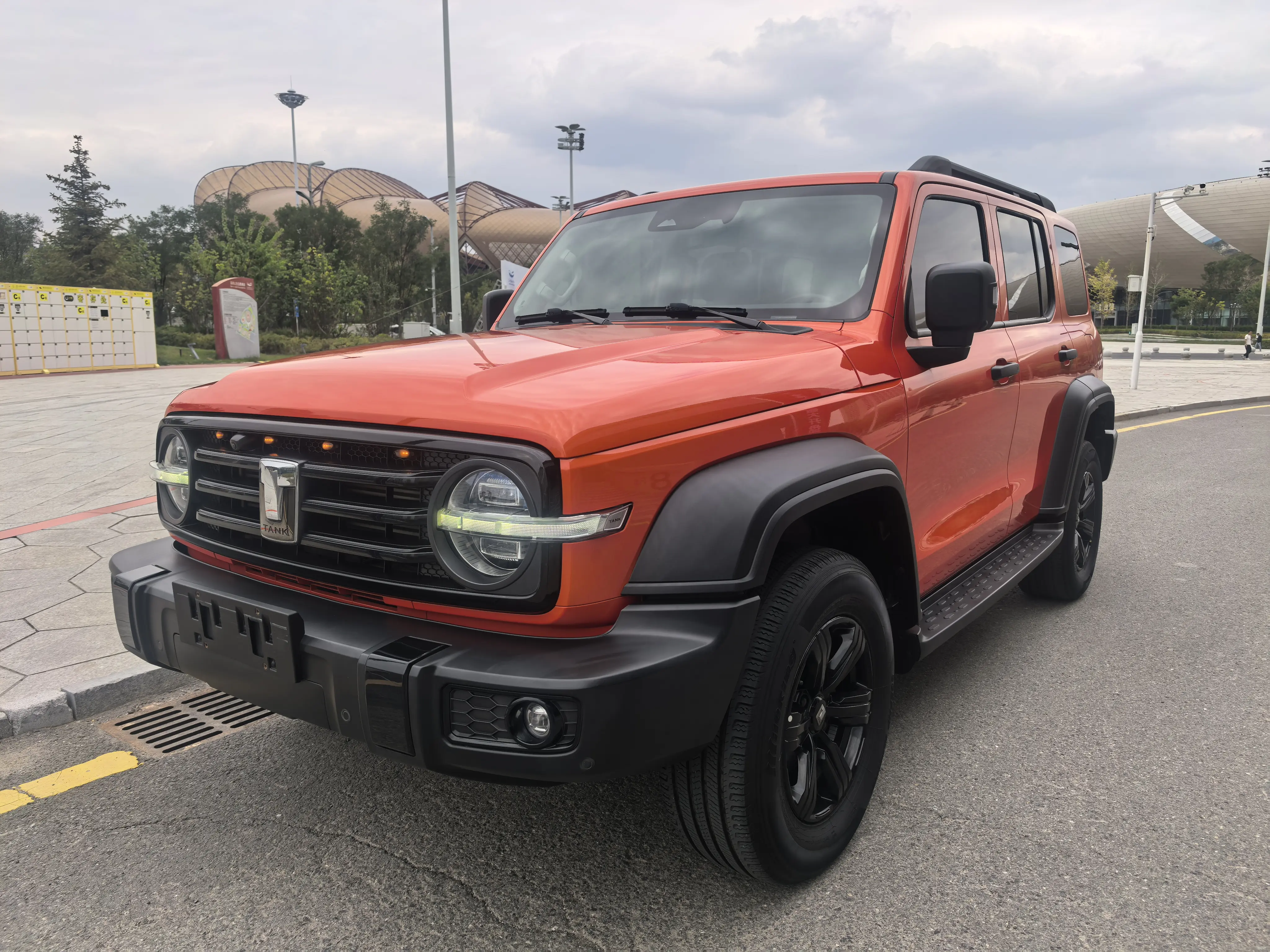 Tank 300  из Китая