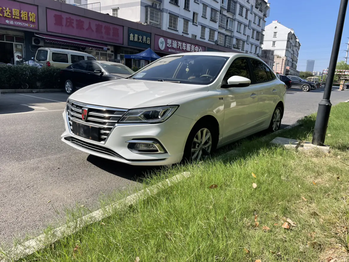 Roewe i5