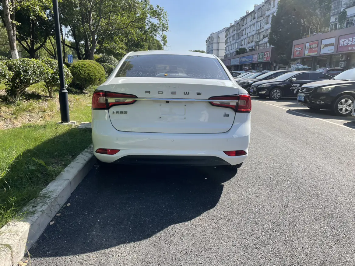 Roewe i5