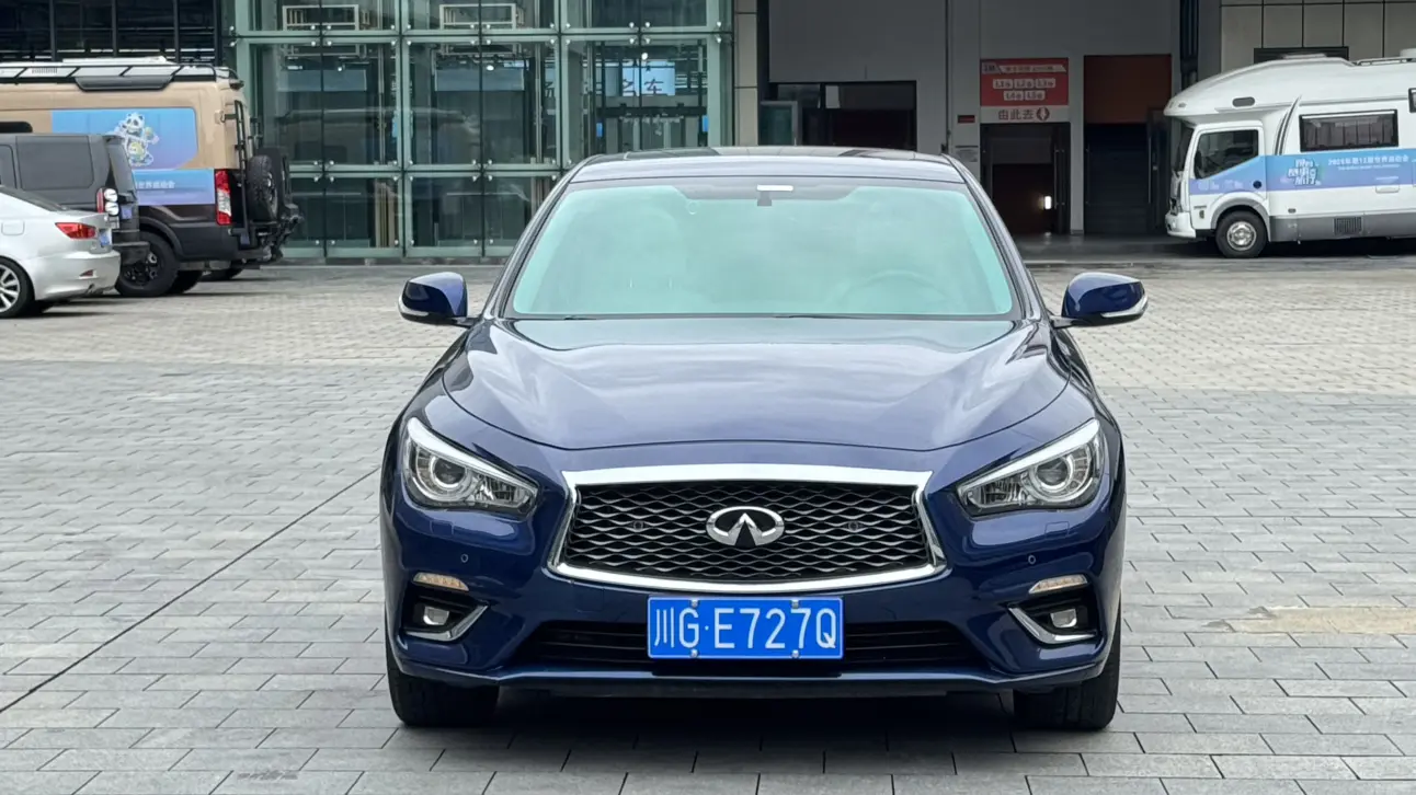 Infiniti Q50L