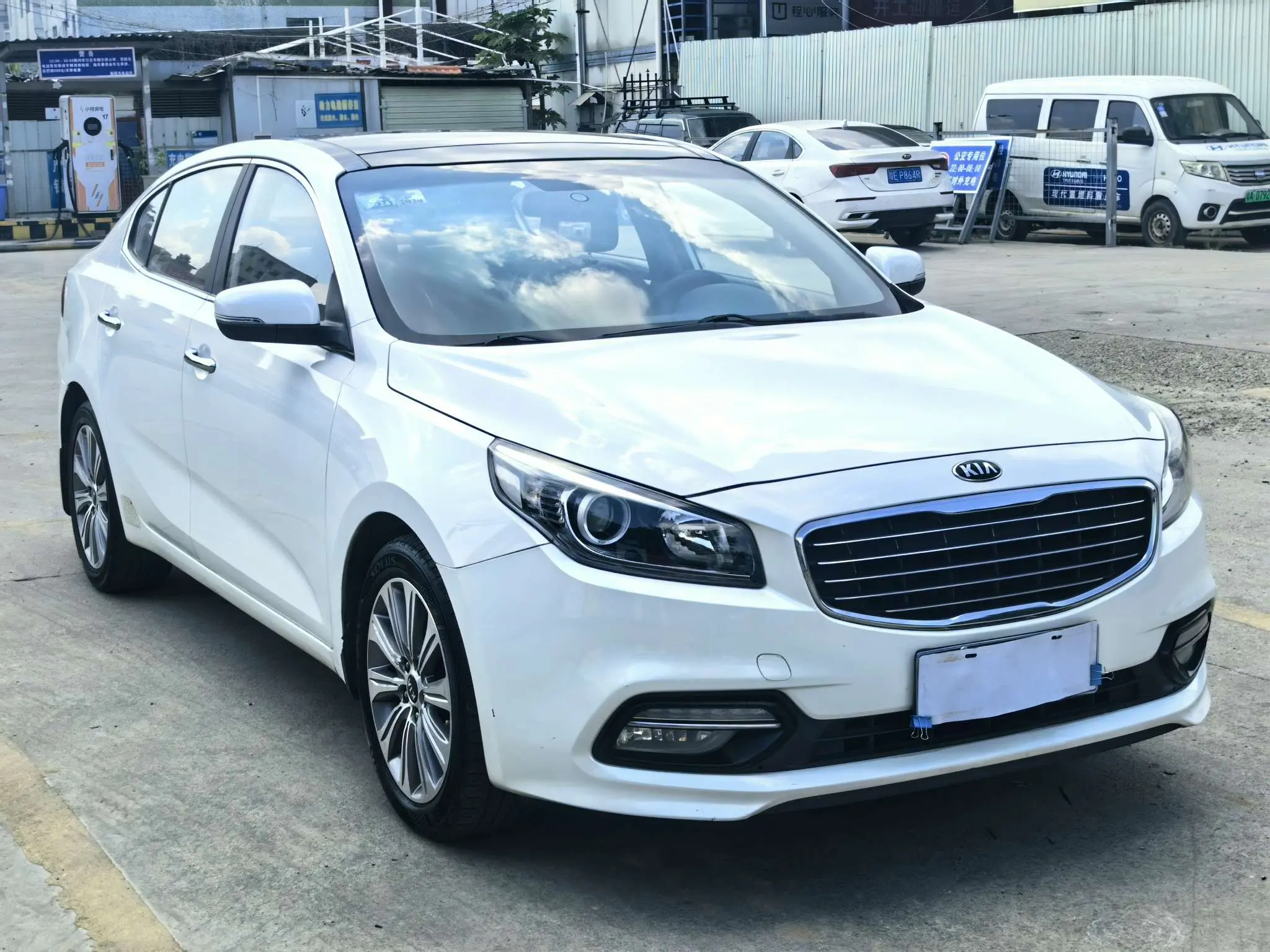 Kia K4