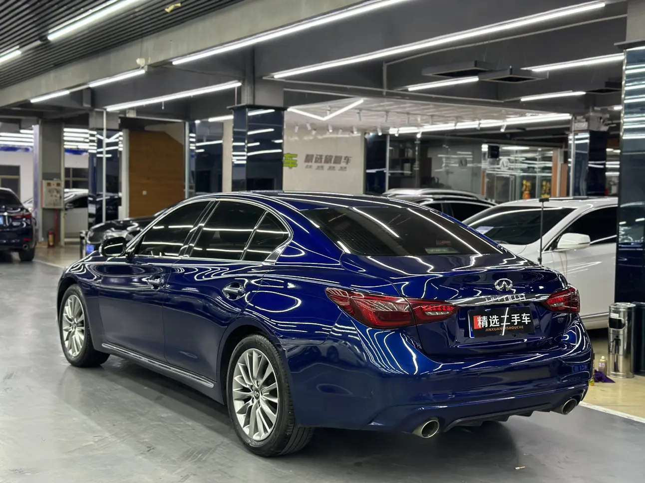 Infiniti Q50L