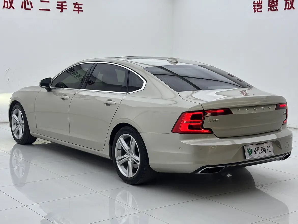 Volvo S90