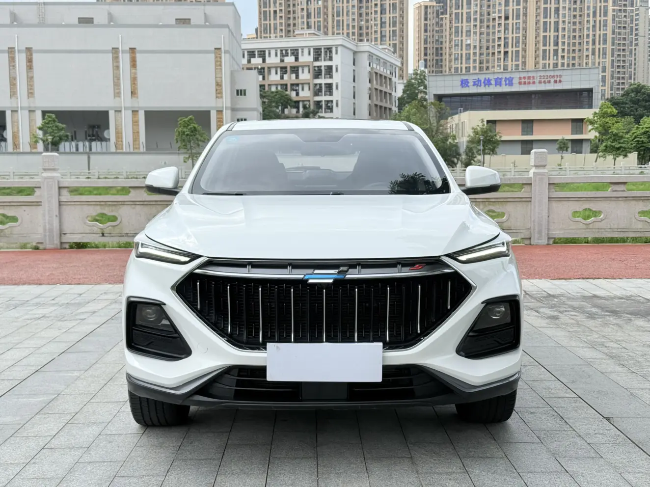 Oshan Changan Auchan X5