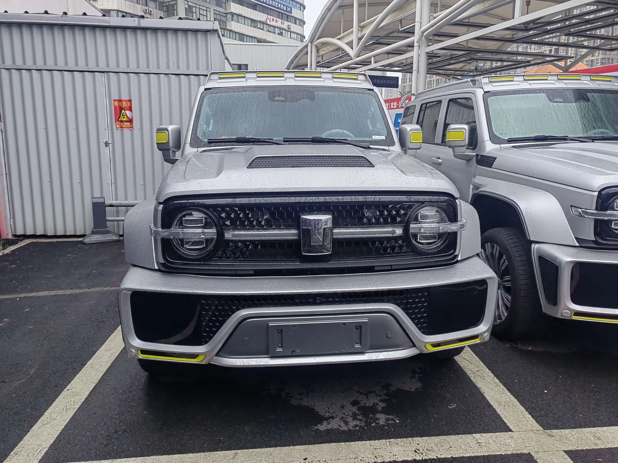 Tank Cyber  300  из Китая