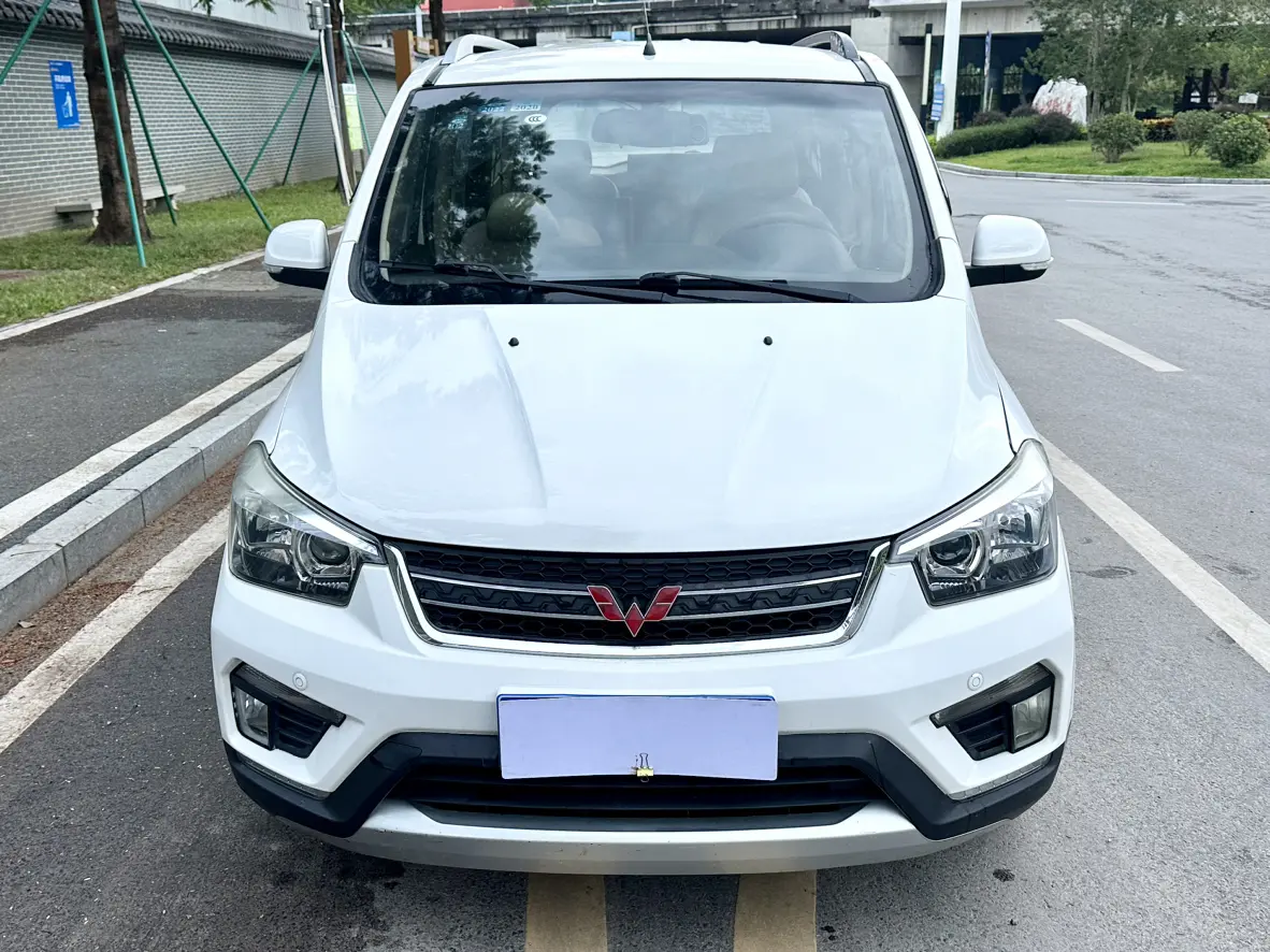 Wuling Hongguang  из Китая