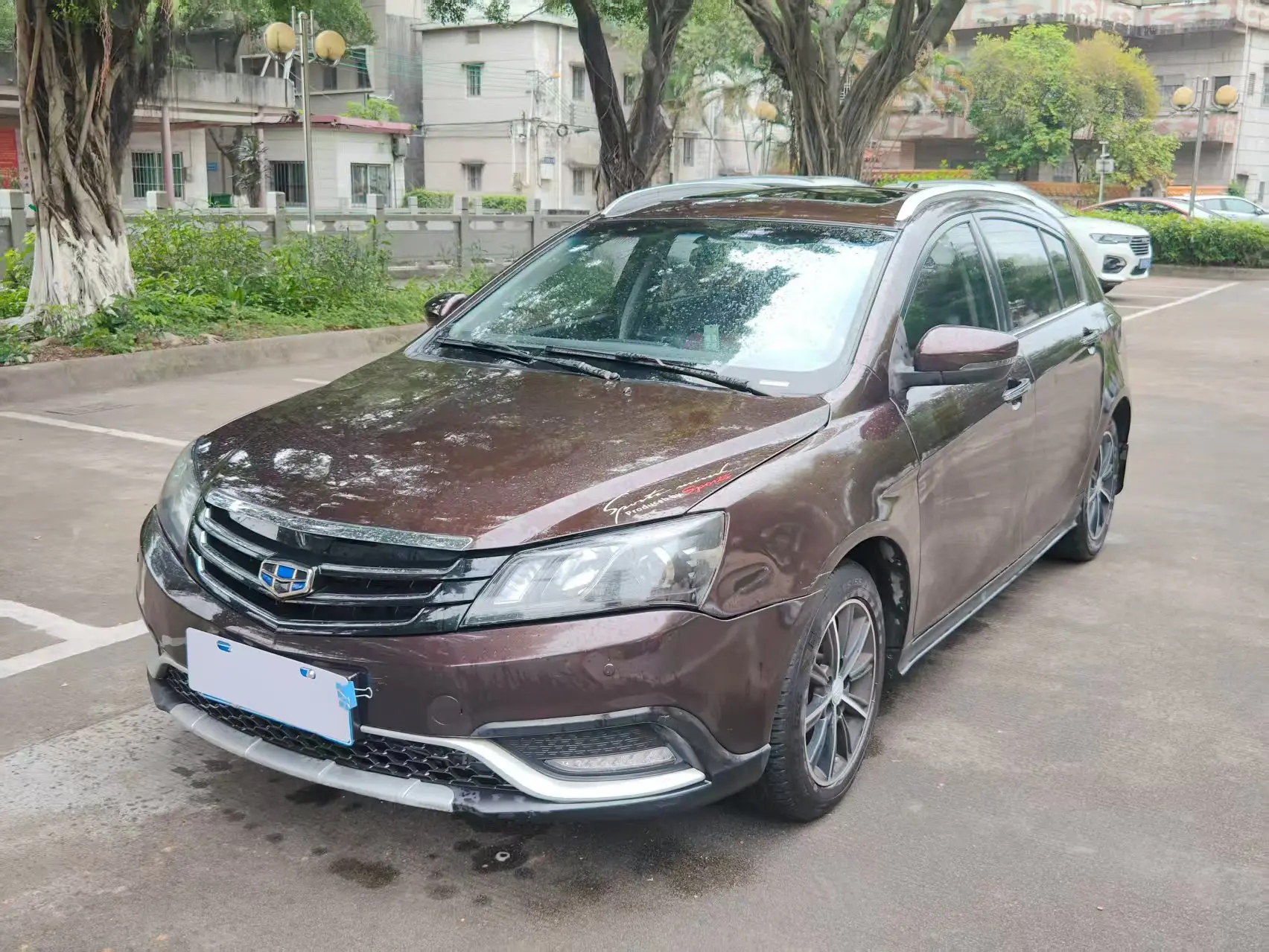 Geely Emgrand  из Китая