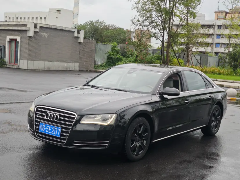 Audi A8  из Китая