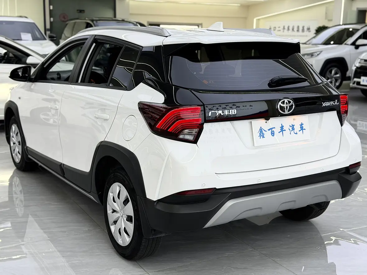 Toyota YARiS L to dazzle