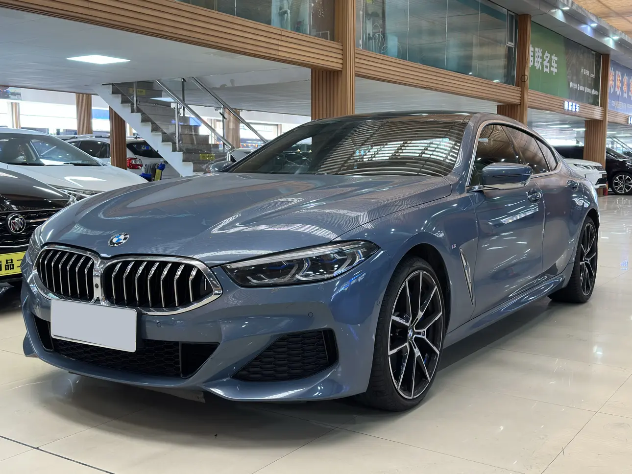 BMW 8 Series  из Китая