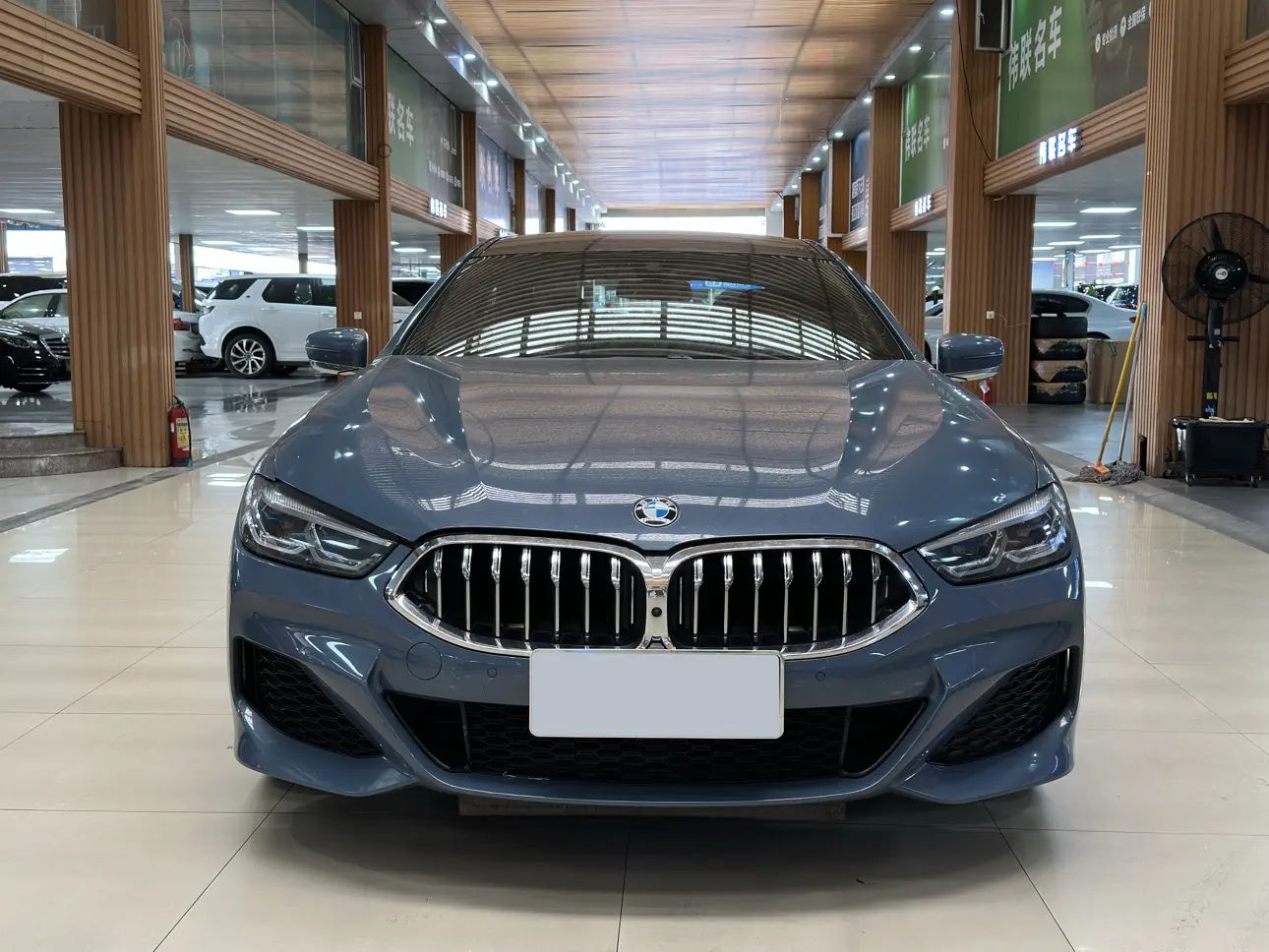 BMW 8 Series  из Китая