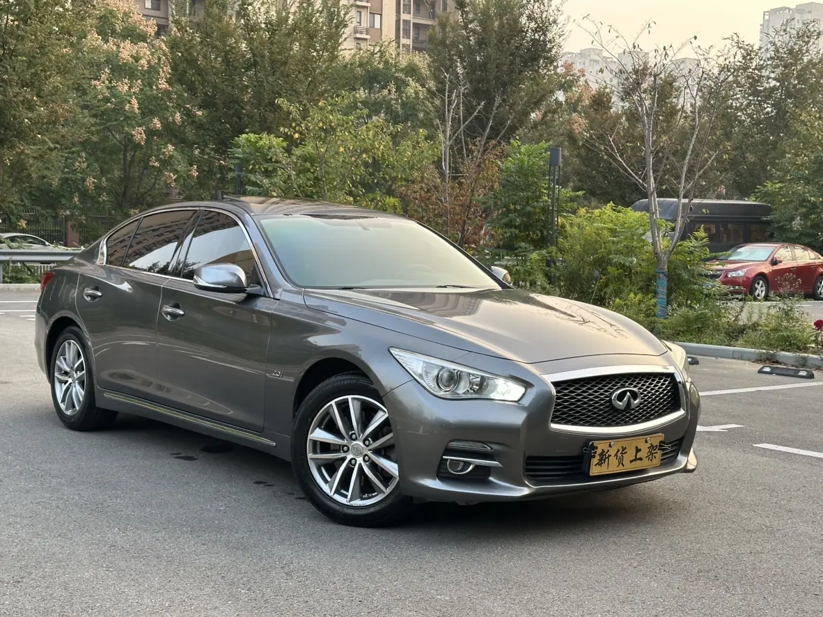Infiniti Q50L