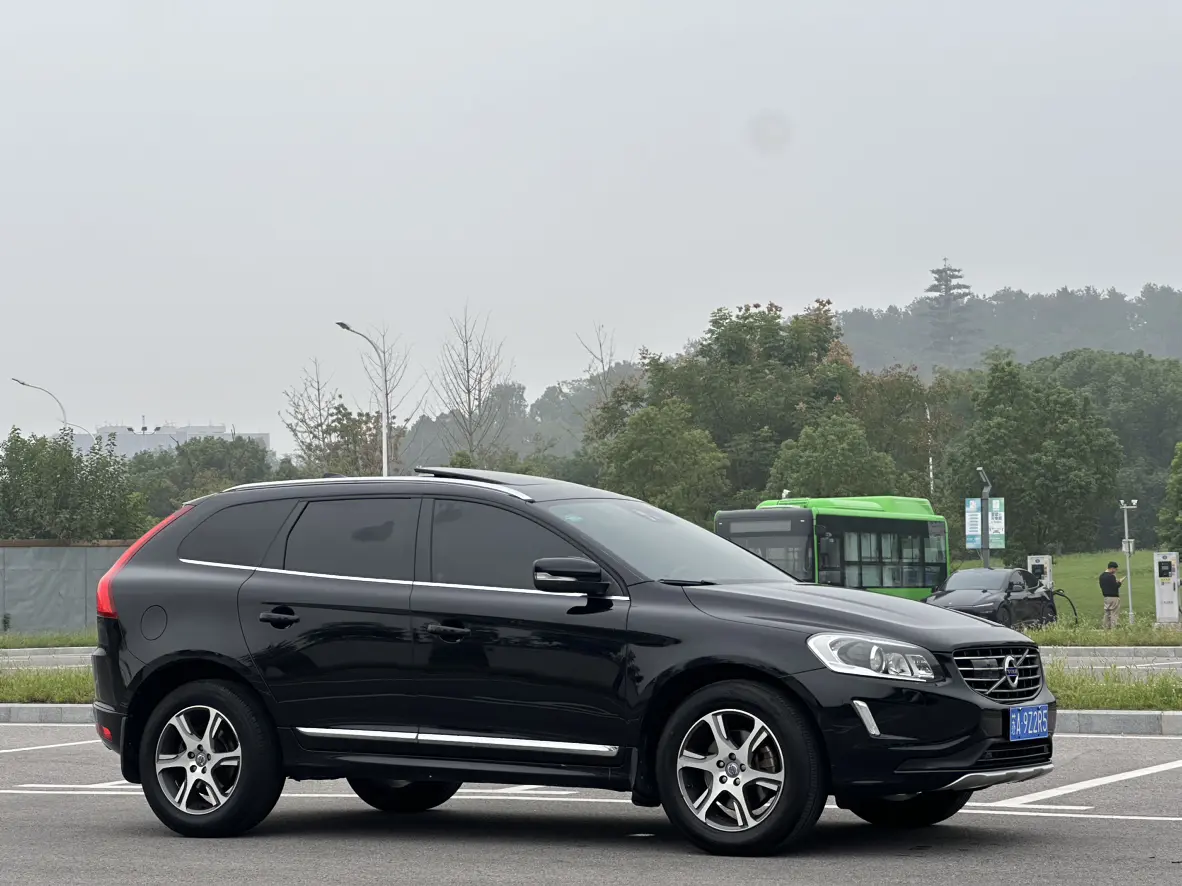 Volvo XC60 (imported)