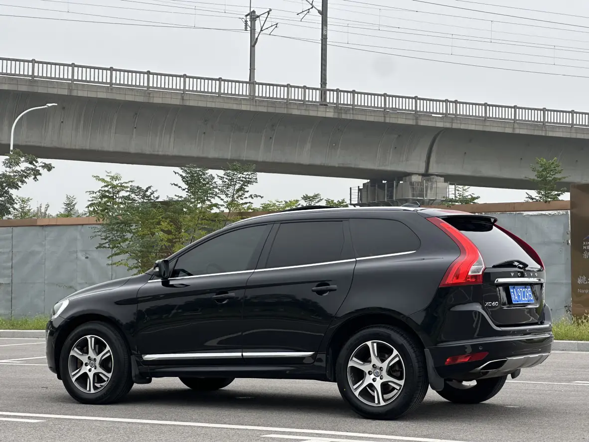 Volvo XC60 (imported)