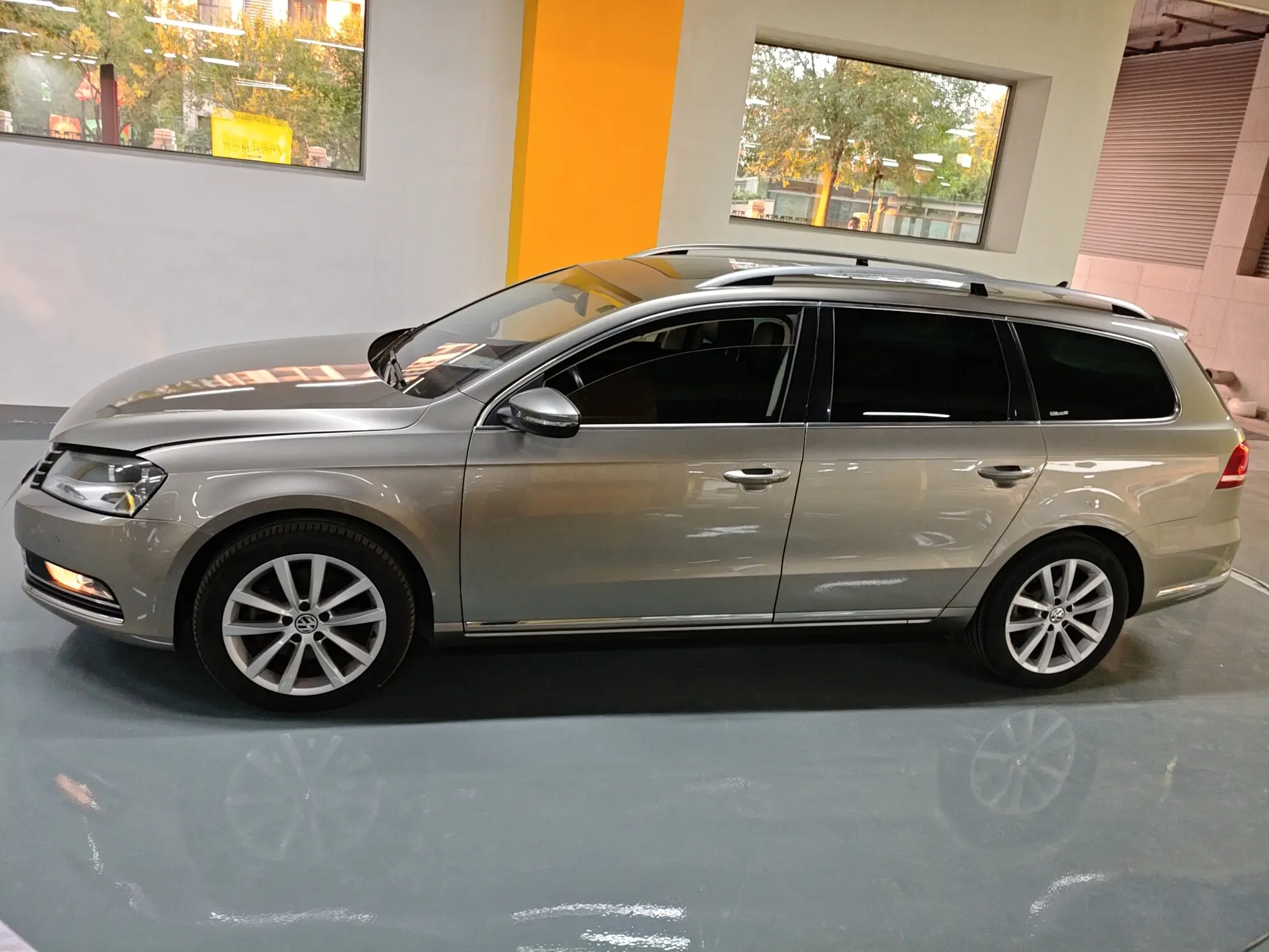 Volkswagen Magotan (imported)  из Китая