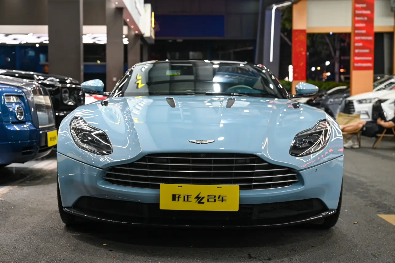 Aston Martin DB11