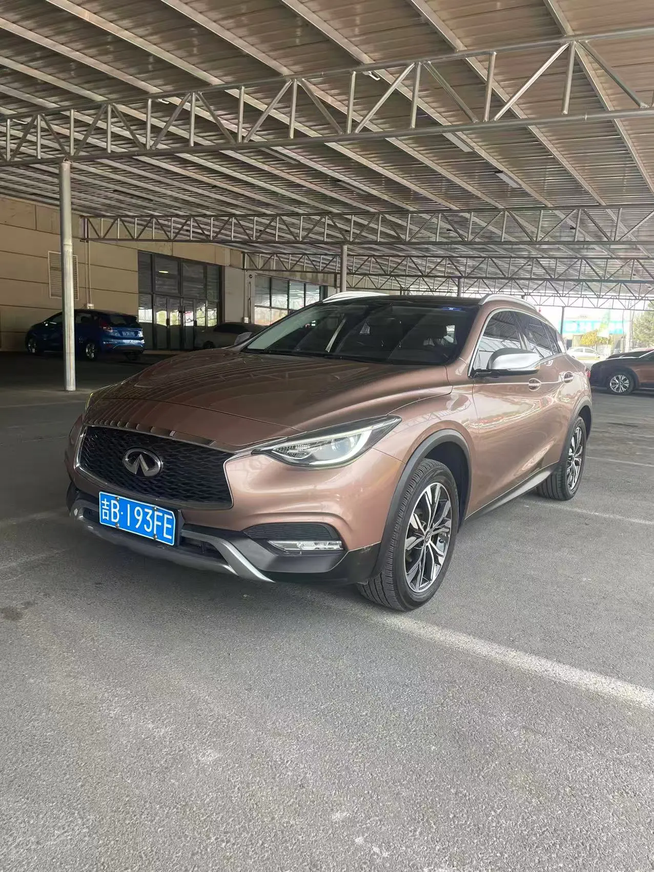 Infiniti QX30
