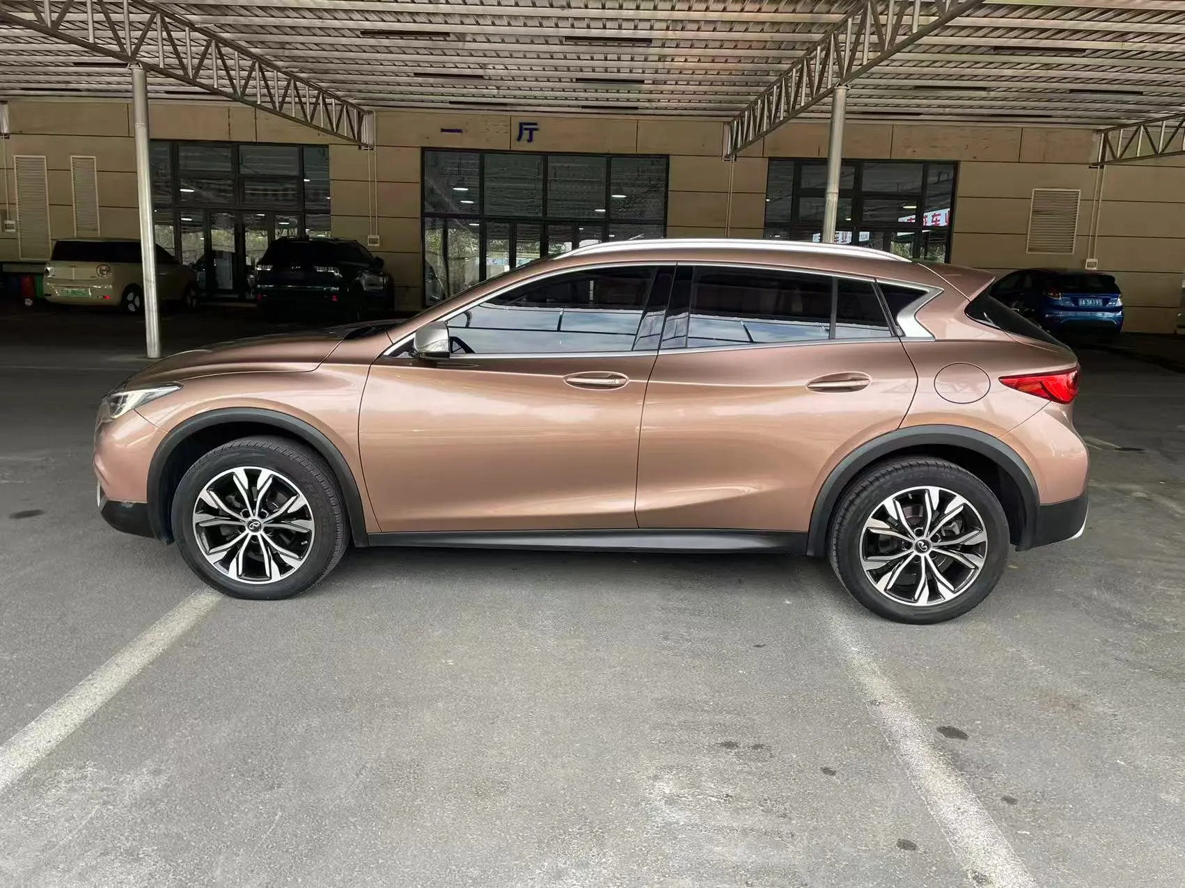 Infiniti QX30