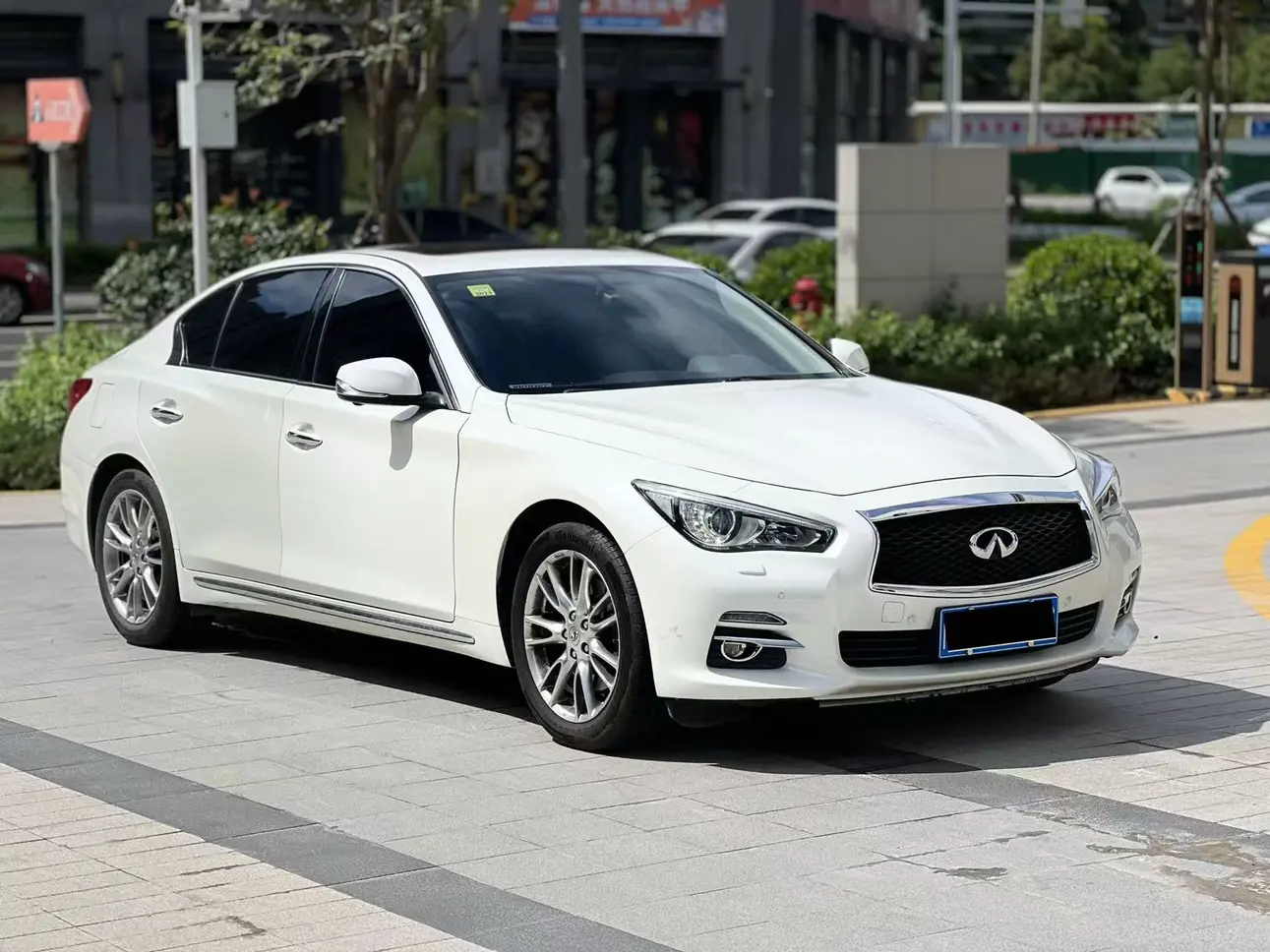 Infiniti Q50L