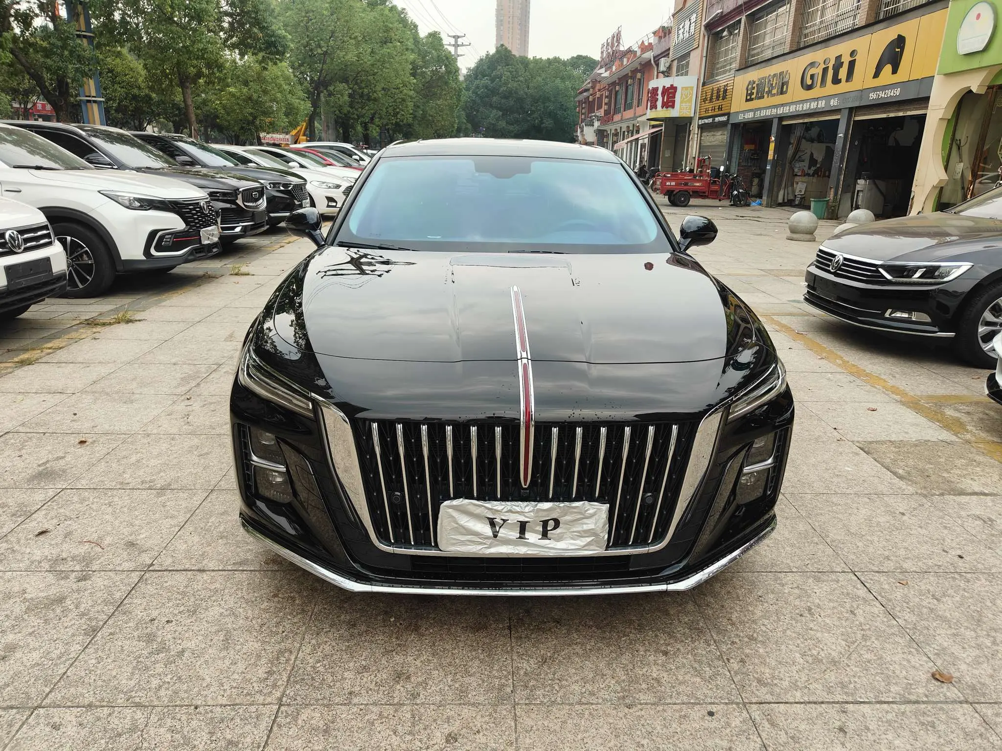 Hongqi H5  из Китая
