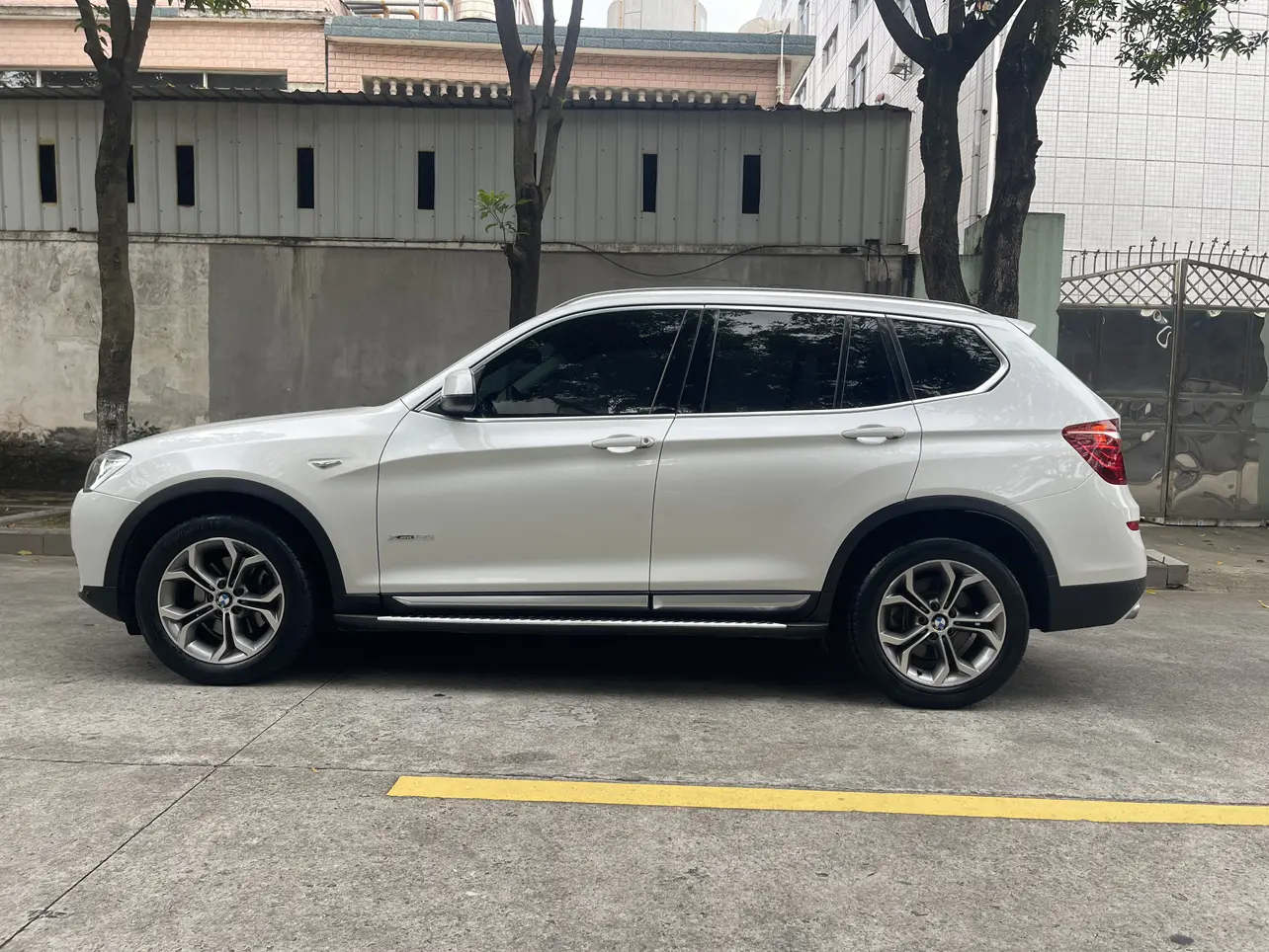 BMW X3 (imported)