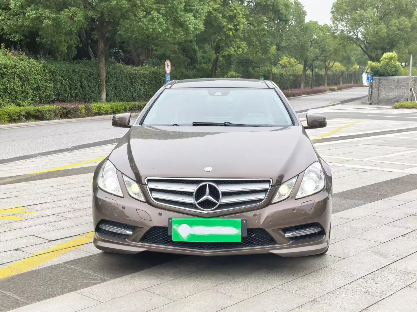 Mercedes-Benz E-Class (imported)  из Китая