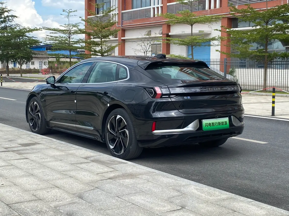 ZEEKR 001