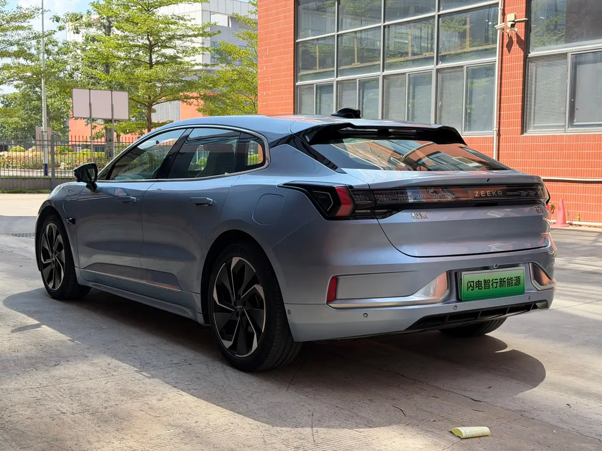 ZEEKR 001