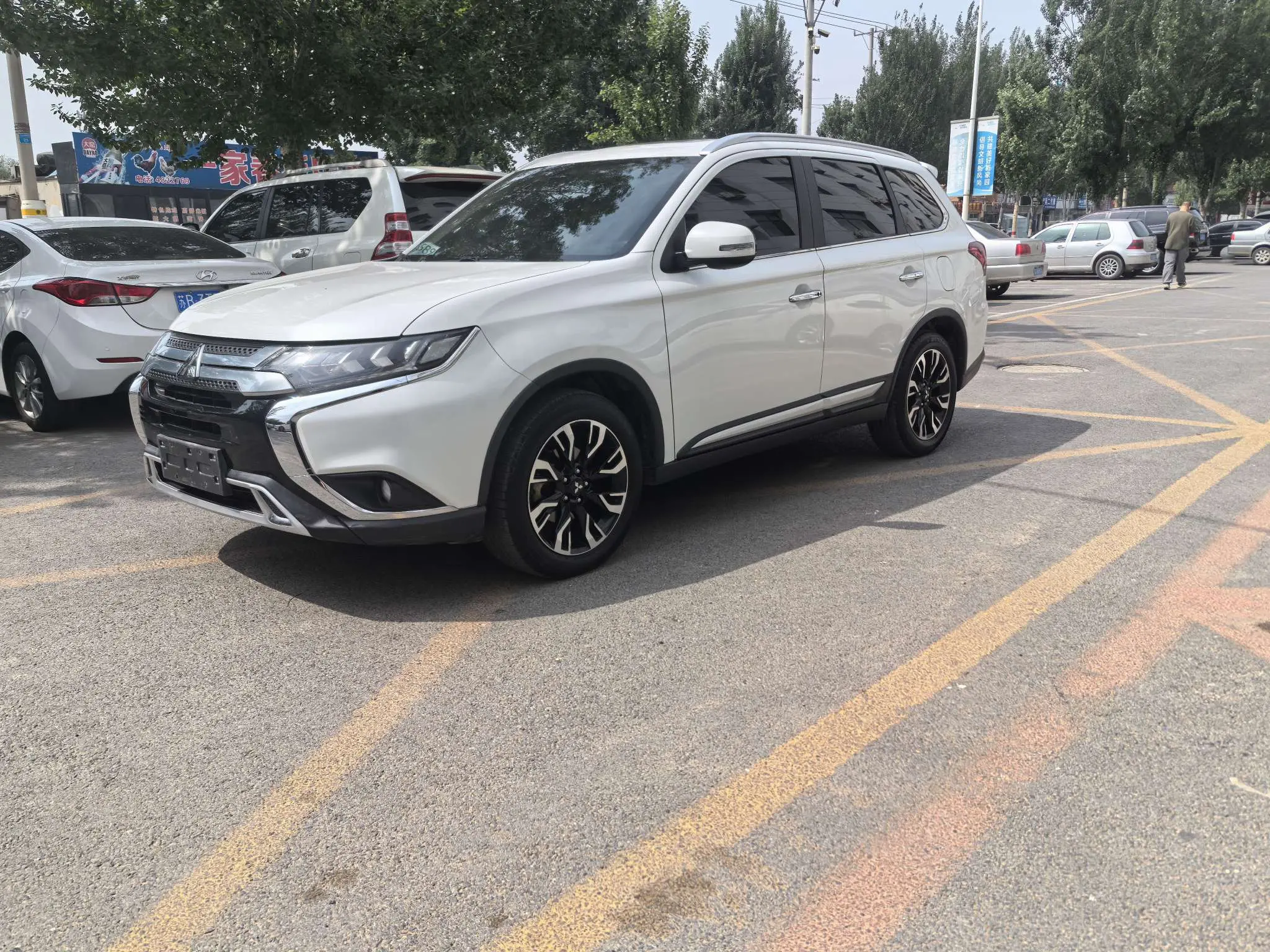 Mitsubishi Outlander