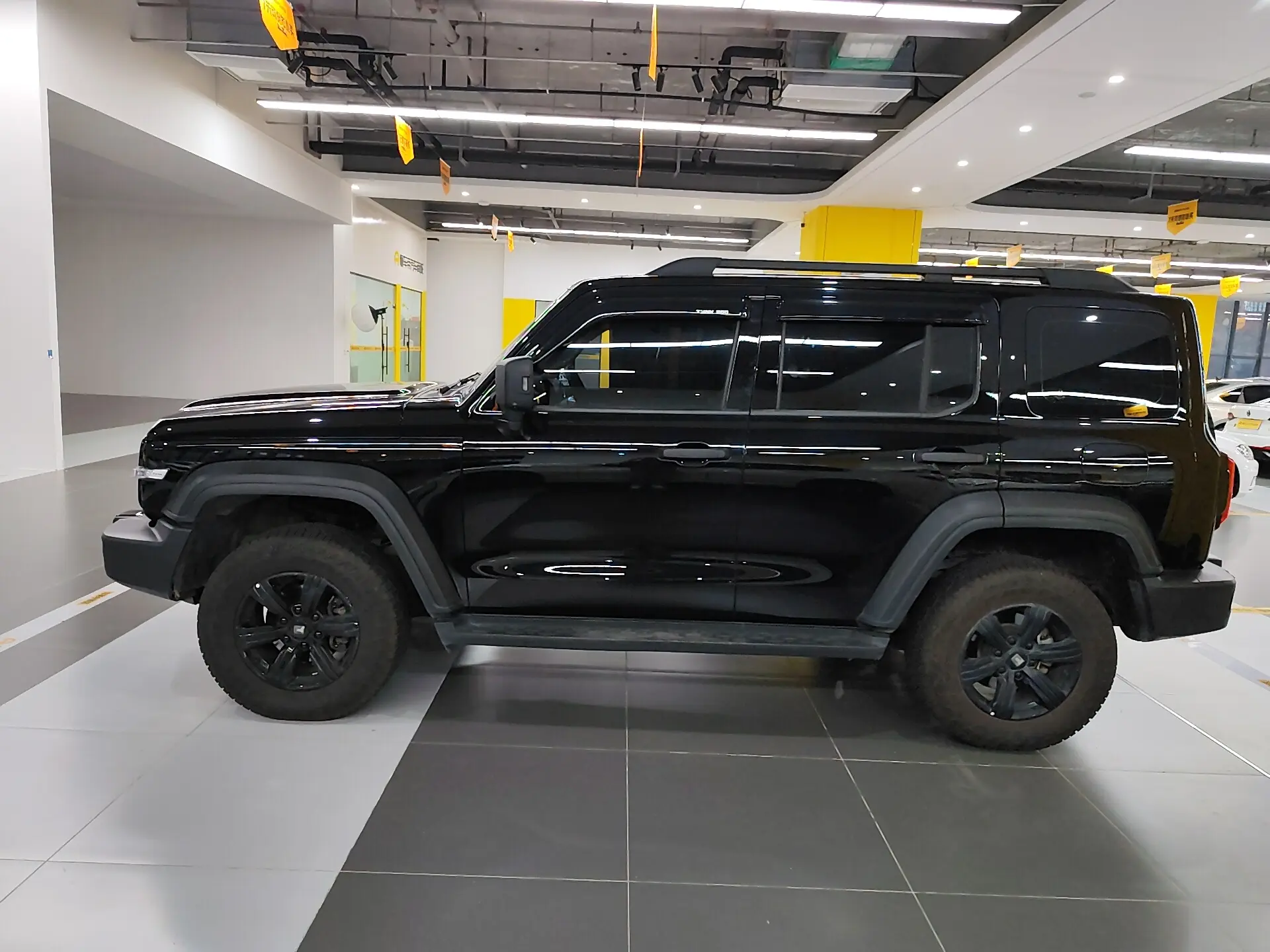 Tank 300  из Китая