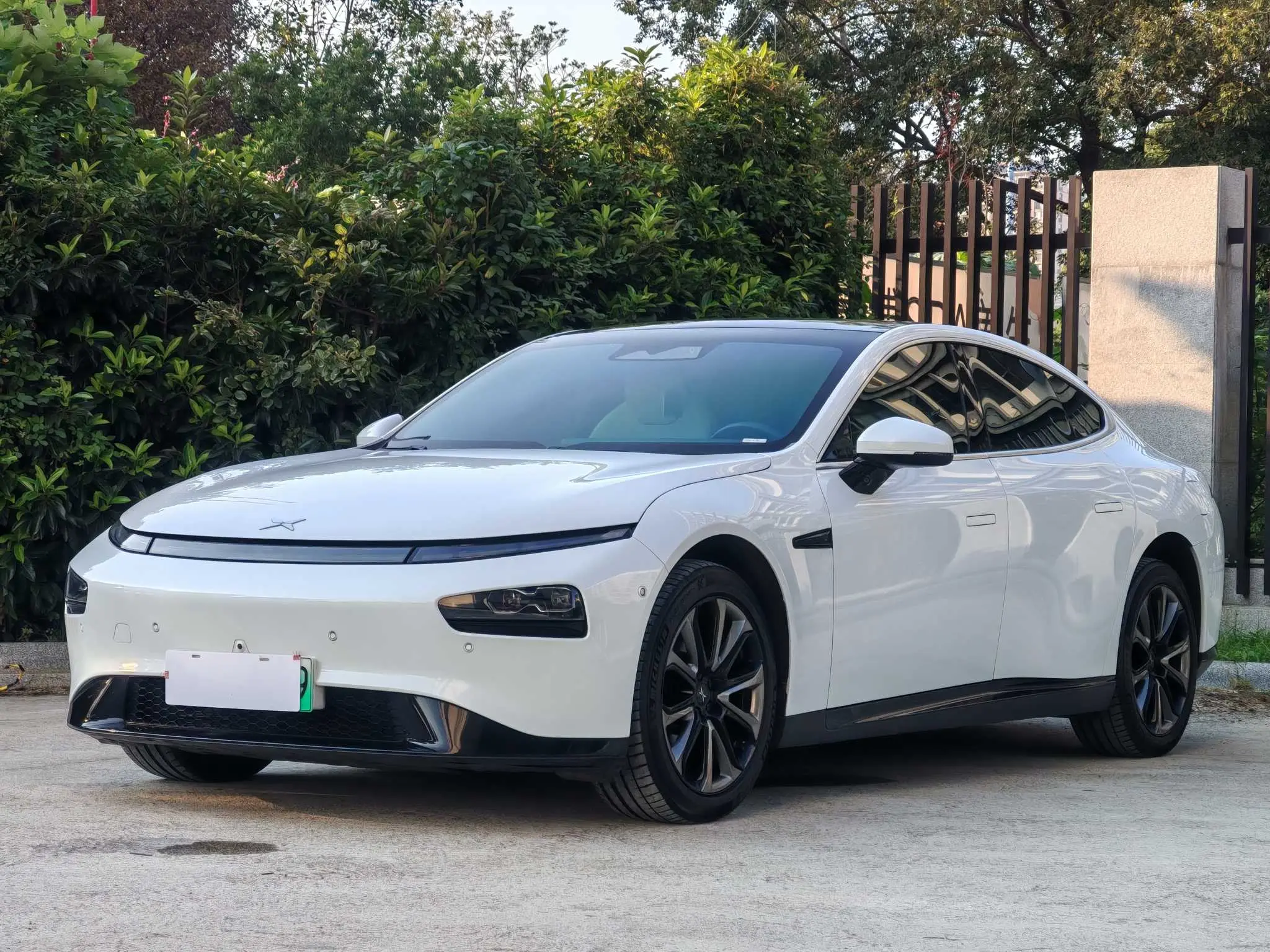 Xpeng P7  из Китая