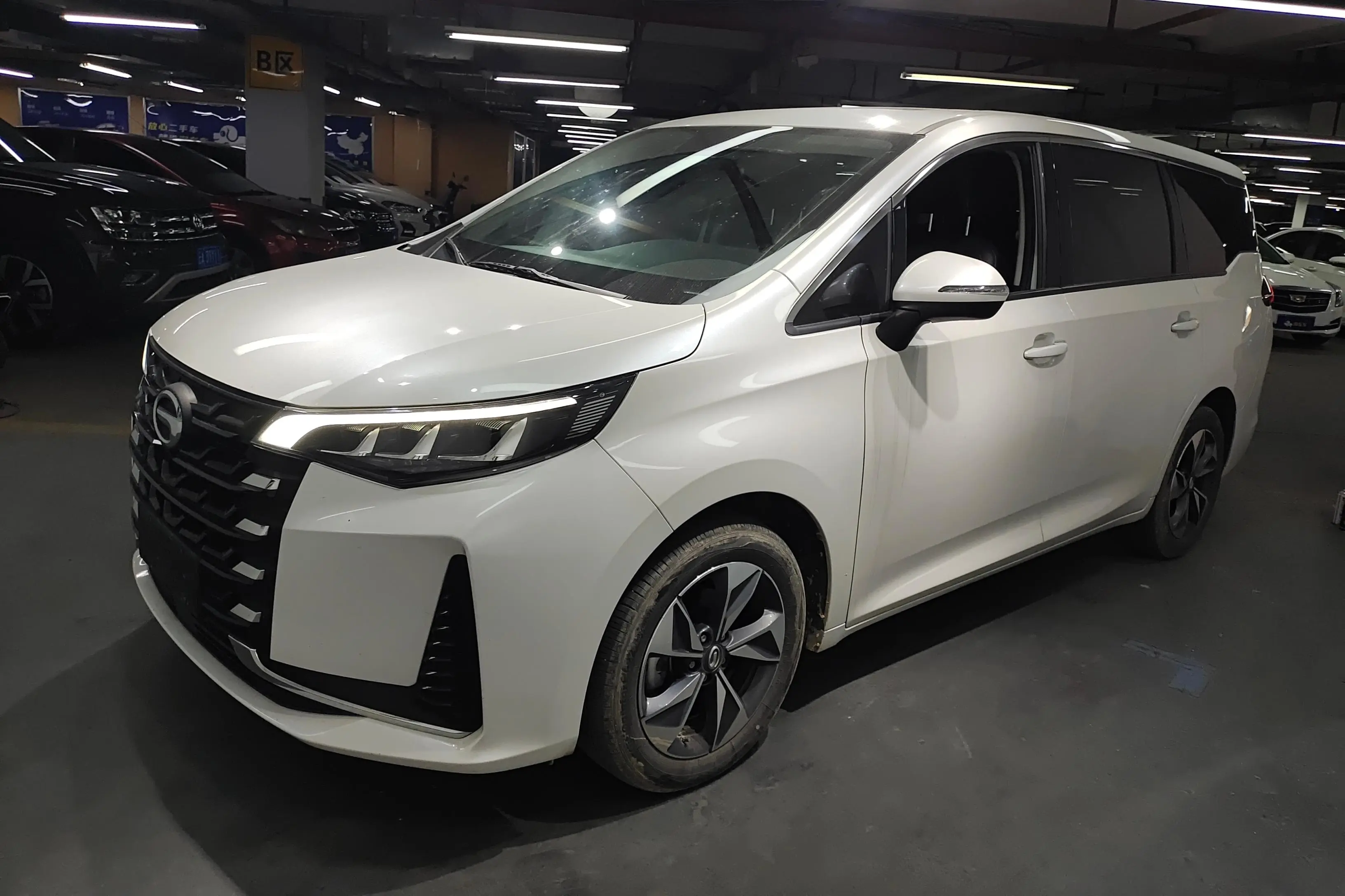 GAC Trumpchi M6  из Китая