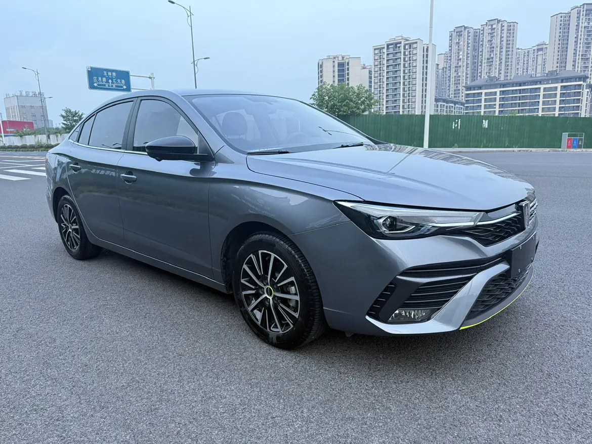 Roewe i5