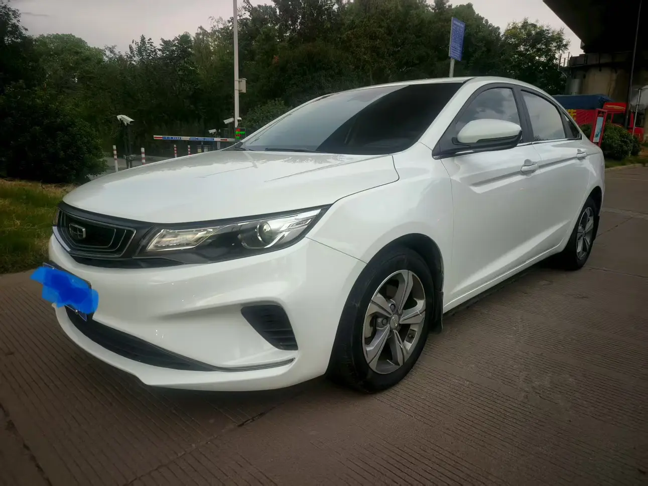 Geely Emgrand GL  из Китая
