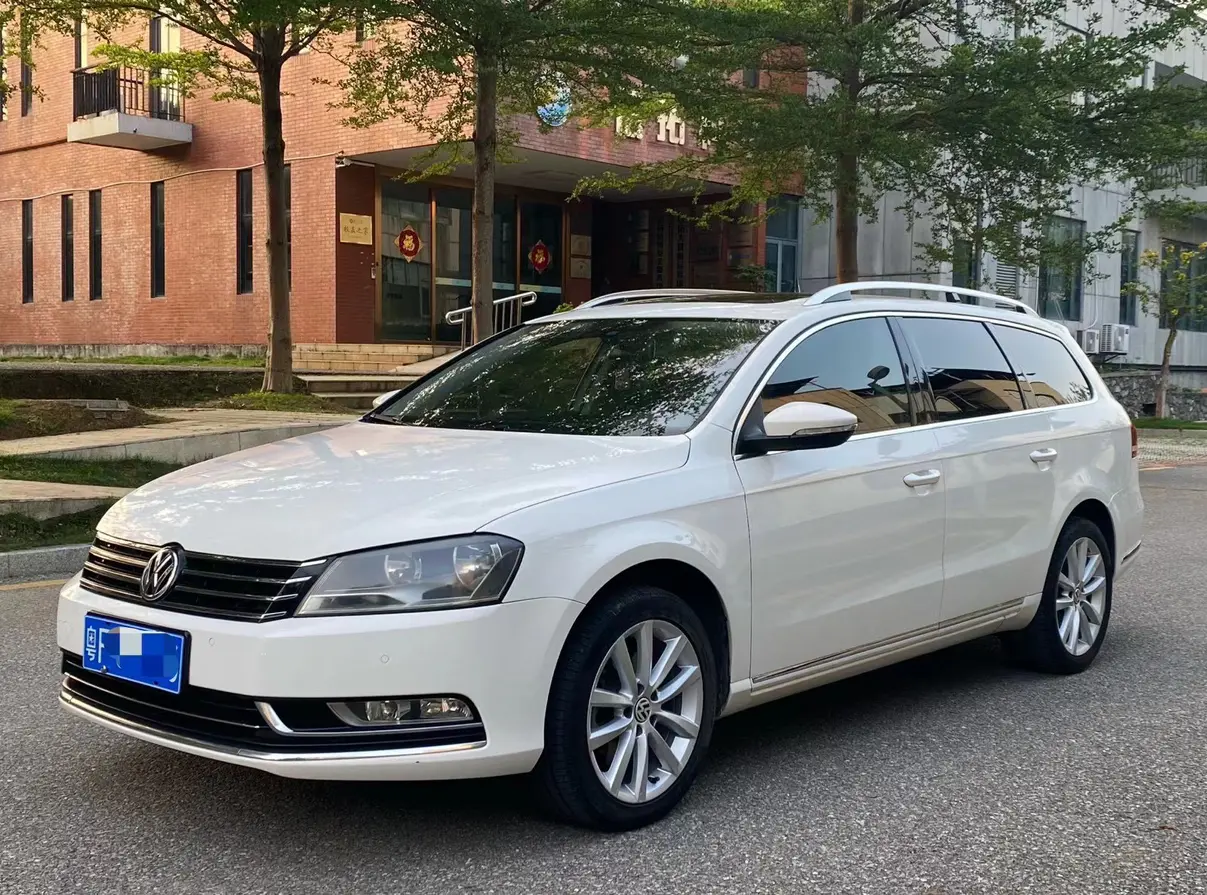 Volkswagen Magotan (imported)