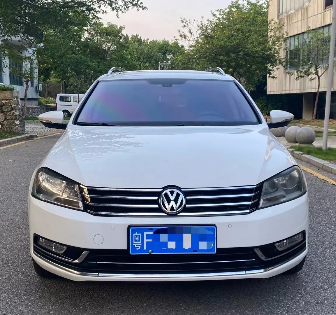 Volkswagen Magotan (imported)