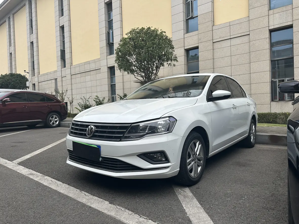 Volkswagen Jetta  из Китая