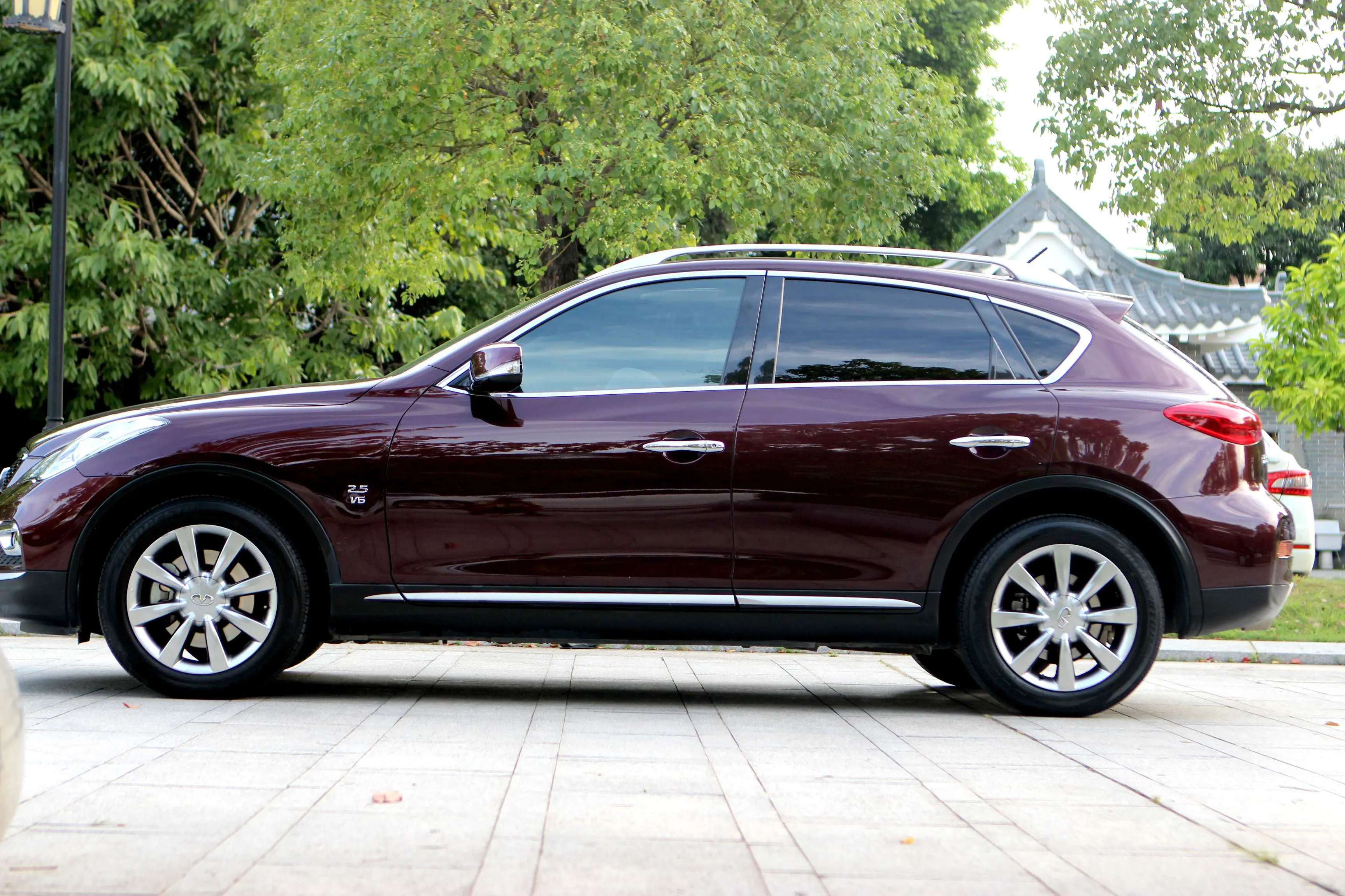 Infiniti QX50