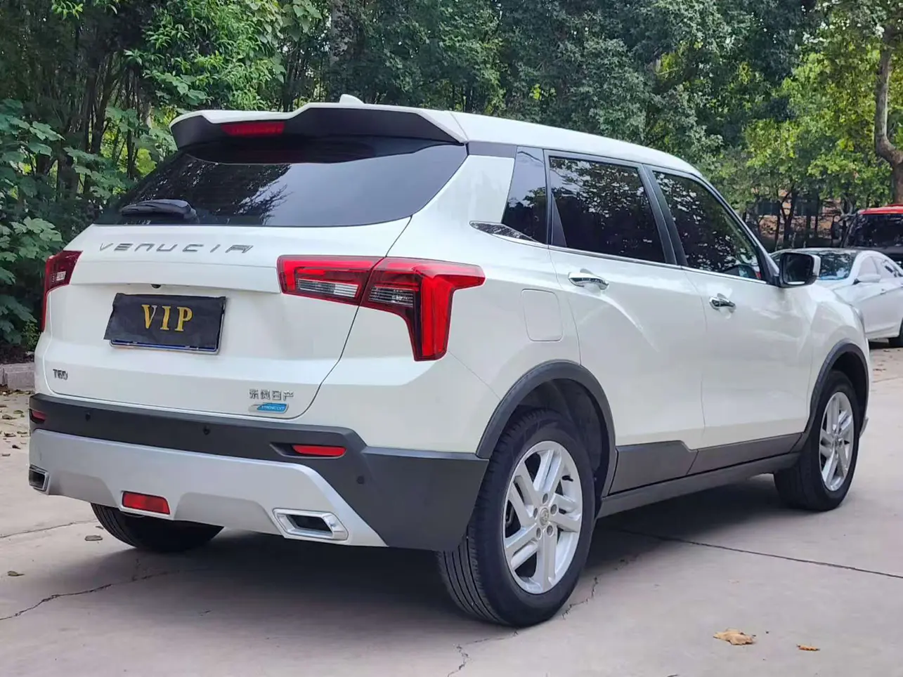 Kai Chen Venucia T60