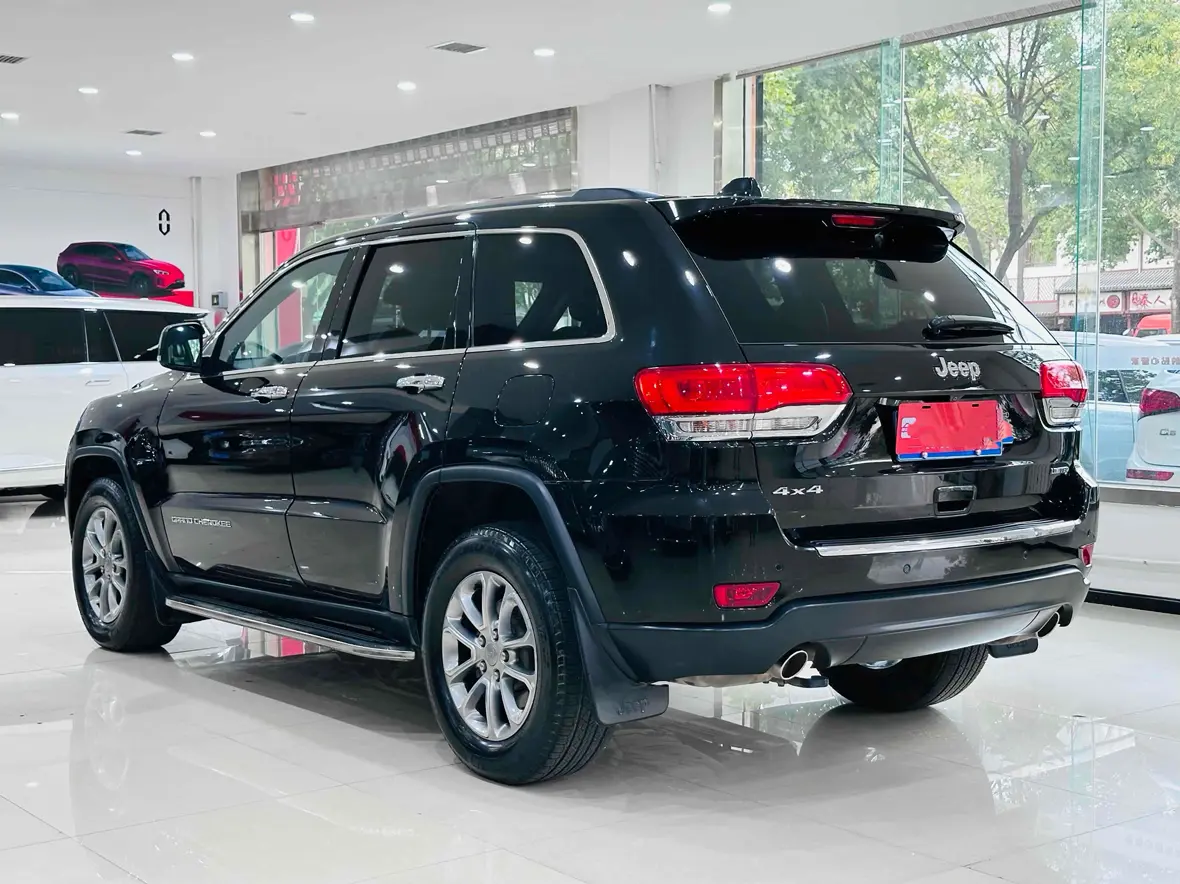 Jeep Grand Cherokee (imported)