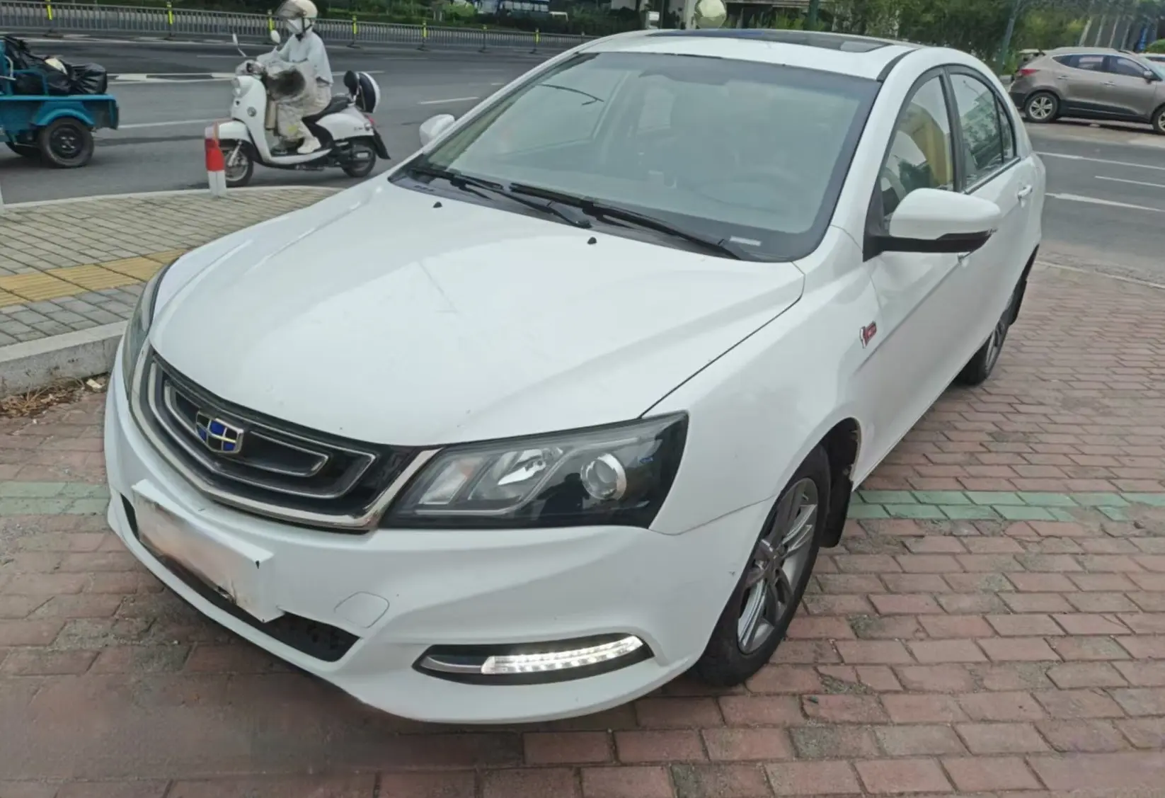 Geely Emgrand  из Китая