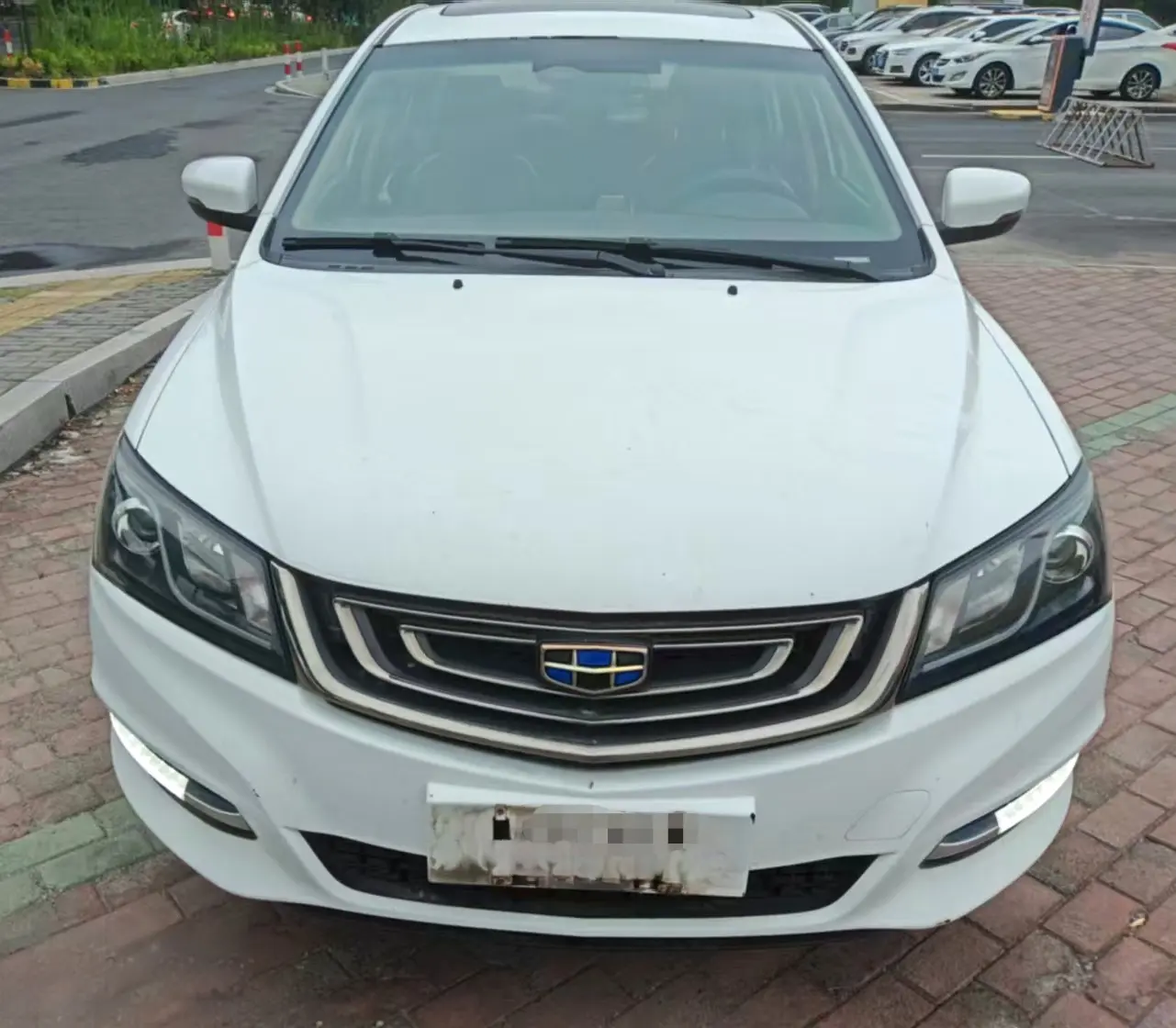 Geely Emgrand  из Китая